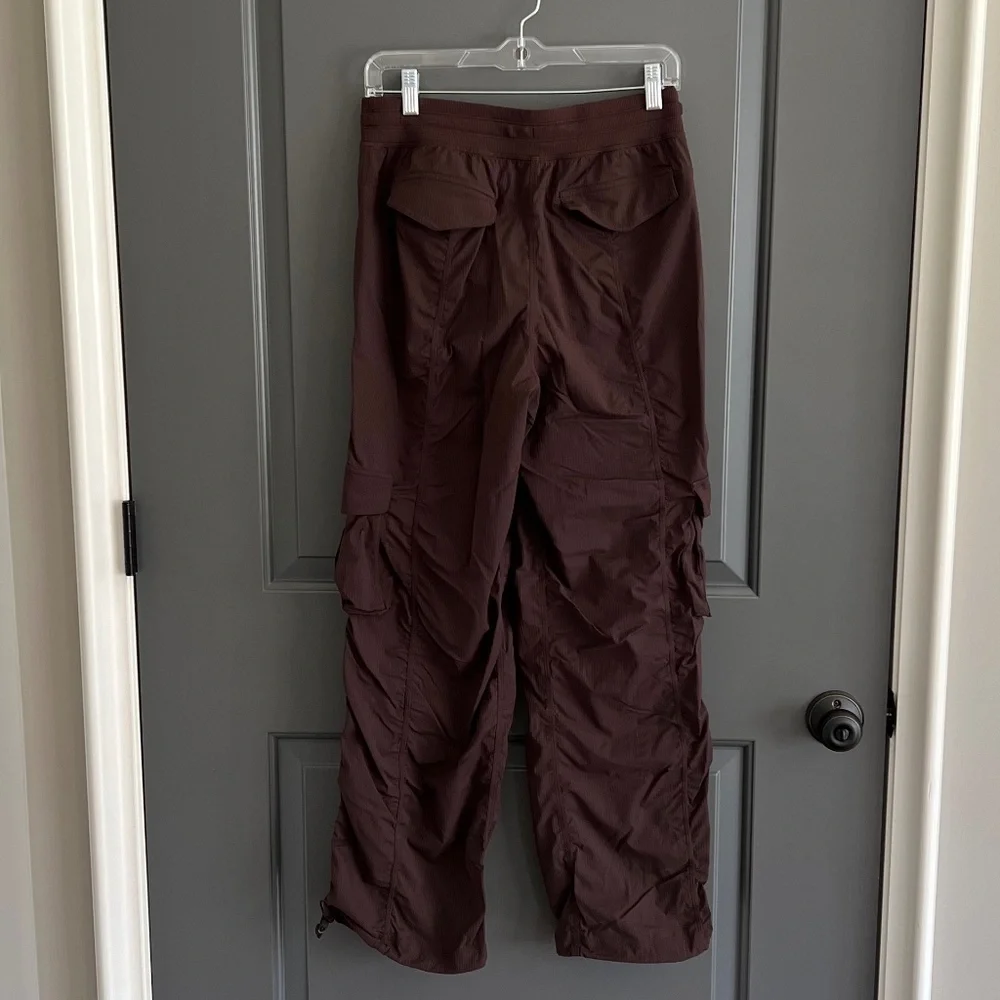 Lululemon Dance Studio Relaxed-Fit Mid-Rise Cargo Pant Espresso-Size Small_2